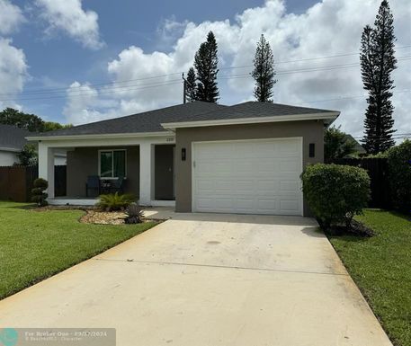 2310 2nd St, Pompano Beach, FL 33069