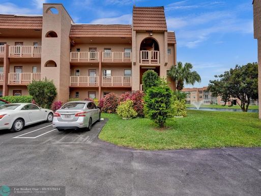 9700 Sunrise Lakes Blvd, Sunrise, FL 33322