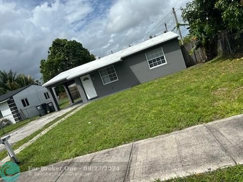 2211 Fletcher St, Hollywood, FL 33020