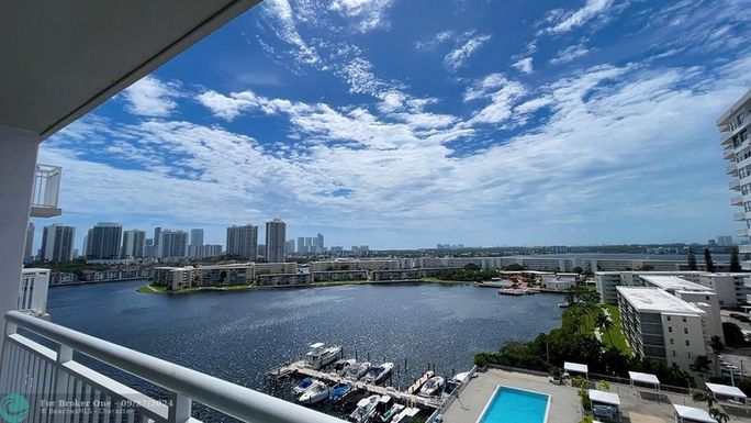 18071 Biscayne Blvd, North Miami Beach, FL 33160