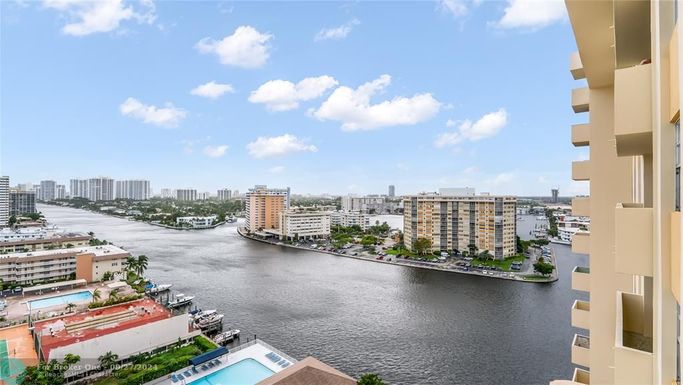 1833 Ocean Dr, Hallandale Beach, FL 33009