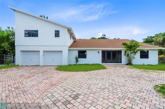 420 Hoadley Rd, Boynton Beach, FL 33426