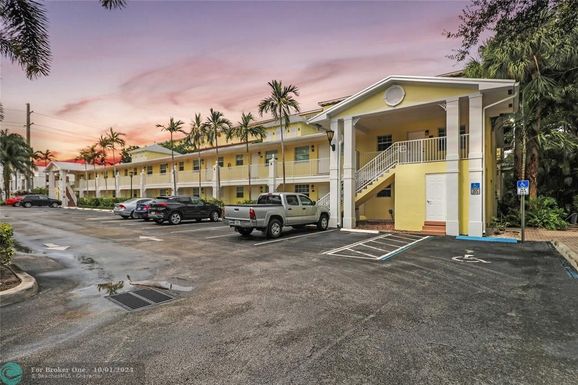 2660 8th Ave, Wilton Manors, FL 33334