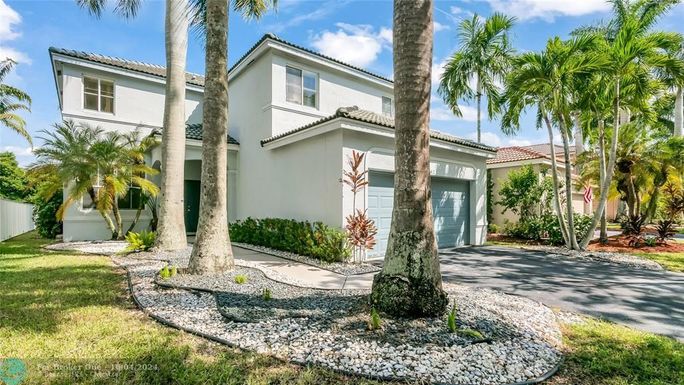 1042 Bluewood Terrace, Weston, FL 33327