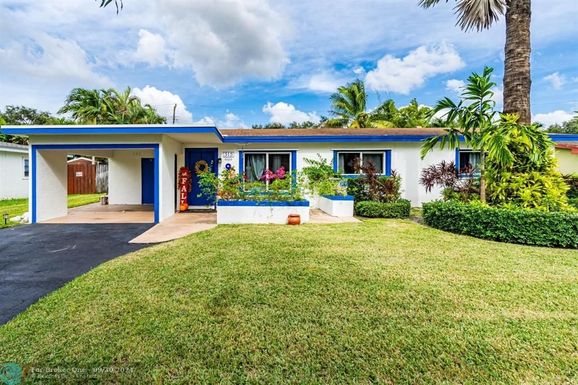 315 57th Ave, Hollywood, FL 33023