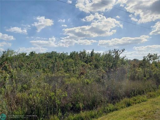 14878 310th St, Okeechobee, FL 34972