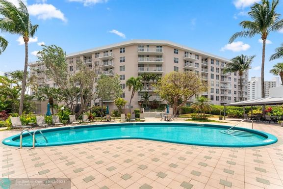 2851 Ocean Blvd, Boca Raton, FL 33432