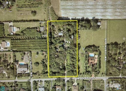 17991 224th St, Miami, FL 33170