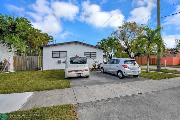 1118 17 Ave, Hollywood, FL 33320