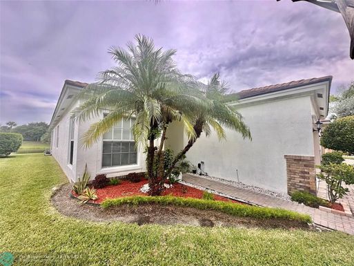 10110 Chadwick Dr, Port St Lucie, FL 34987