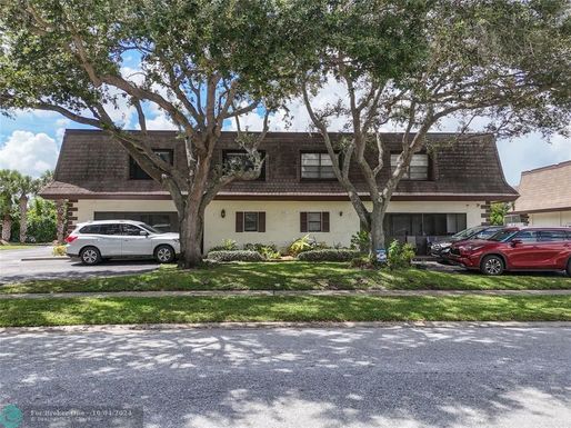 9390 61st Way, Boca Raton, FL 33428