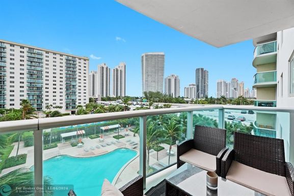 19380 Collins Ave, Sunny Isles Beach, FL 33160