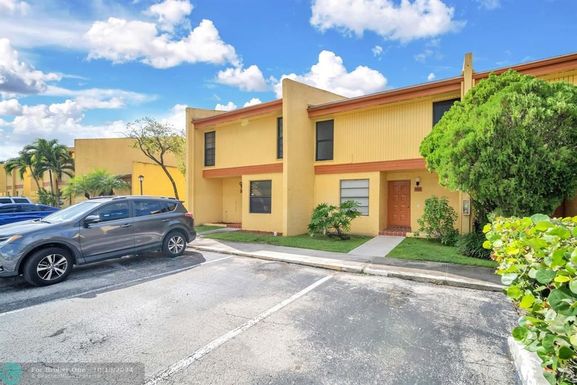 1610 93rd Ave, Hollywood, FL 33024