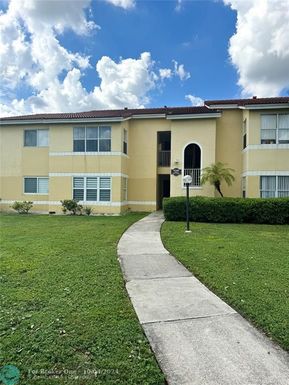 12760 Vista Isles Dr, Plantation, FL 33325