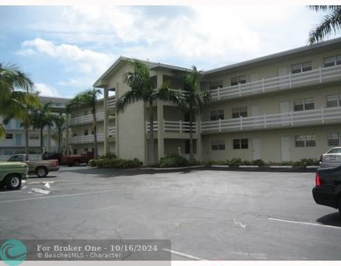 2100 Diana Dr, Hallandale Beach, FL 33009