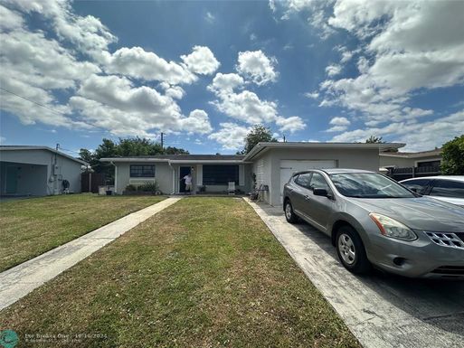 6418 7th St, Pembroke Pines, FL 33023