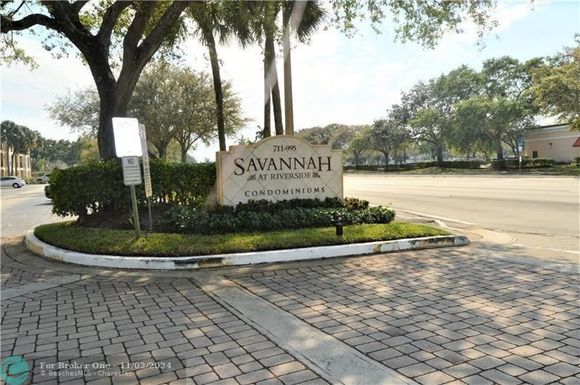 733 Riverside Dr, Coral Springs, FL 33071