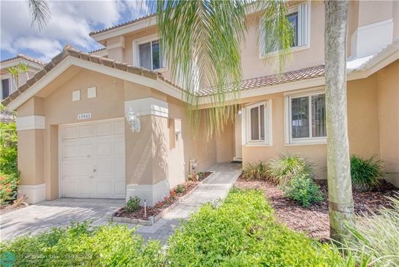 15843 10th St, Pembroke Pines, FL 33027