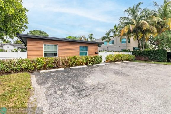 618 14th Ave, Fort Lauderdale, FL 33304