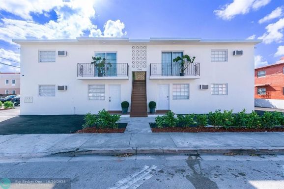 1300 3rd St, Miami, FL 33125