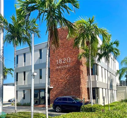 1820 163rd St, North Miami Beach, FL 33162