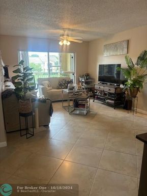 2620 University Dr, Davie, FL 33328