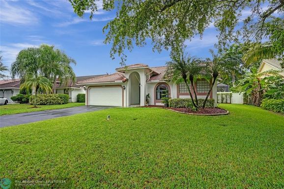 5788 48th Ct, Coral Springs, FL 33067