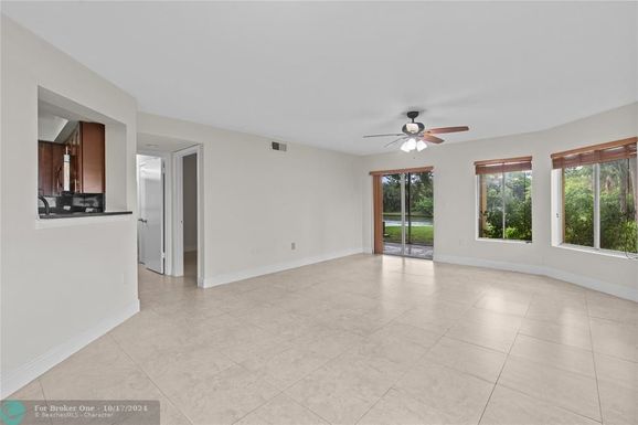 2301 33rd St, Oakland Park, FL 33309