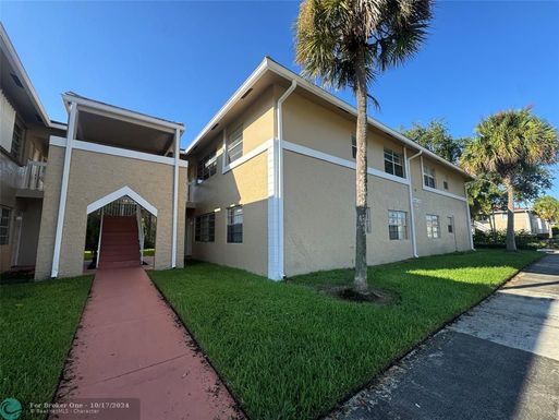 10068 Twin Lakes Dr, Coral Springs, FL 33071