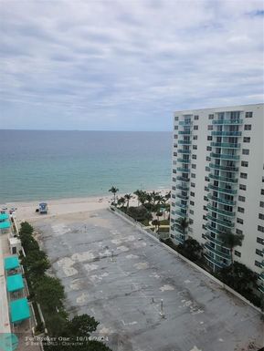 3725 Ocean Dr, Hollywood, FL 33019