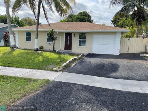 8160 7th St, North Lauderdale, FL 33068