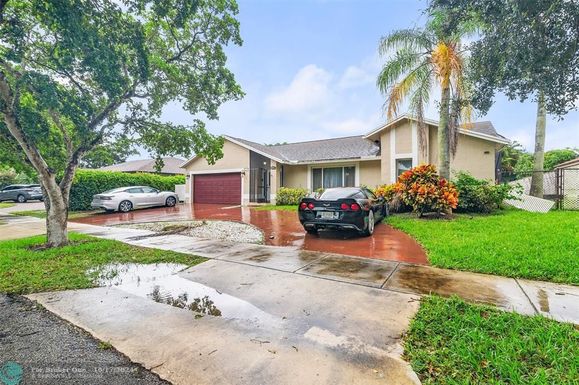 5028 48th Ave, Coconut Creek, FL 33073