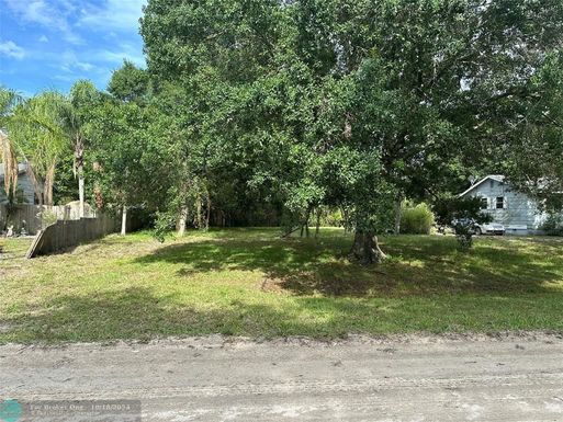 8922 102nd Ave, Vero Beach, FL 32967