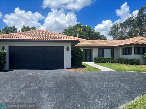 6401 53rd St, Coral Springs, FL 33067