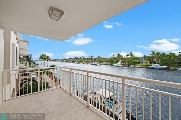 1050 Hillsboro Mile, Hillsboro Beach, FL 33062