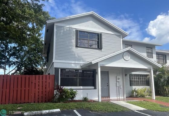 10651 1st St, Pembroke Pines, FL 33026