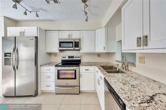 5201 14th Ter, Fort Lauderdale, FL 33334