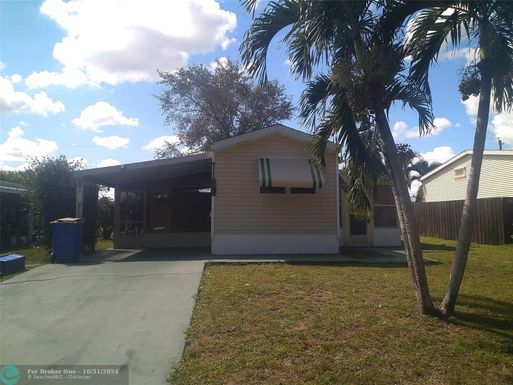 7556 Wren Ave, Hobe Sound, FL 33455