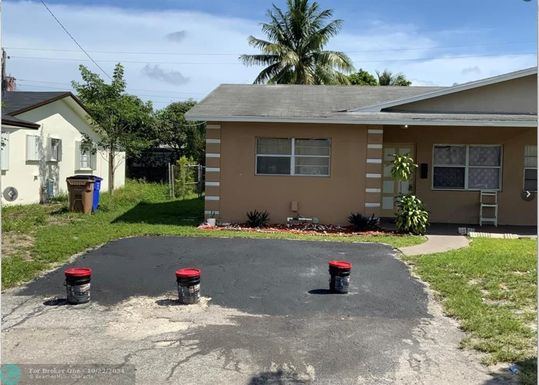 500 42nd Ct, Deerfield Beach, FL 33064