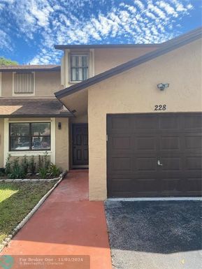 228 Lakeside Cir, Sunrise, FL 33326