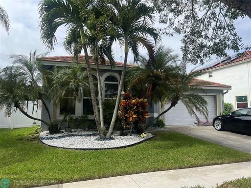 1260 144th Ave, Pembroke Pines, FL 33028