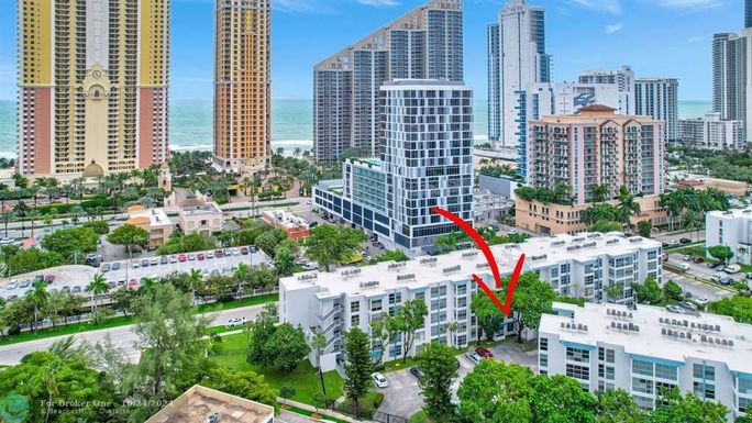 17620 Atlantic Blvd, Sunny Isles Beach, FL 33160