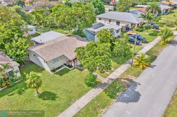 2814 Mayo St, Hollywood, FL 33020