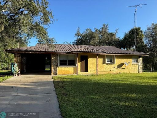 6835 7th St, Okeechobee, FL 34974