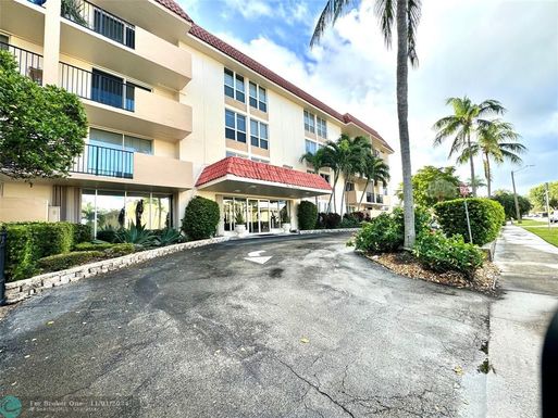 1000 Spanish River Road, Boca Raton, FL 33432