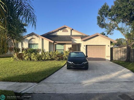 3251 107th Dr, Sunrise, FL 33351