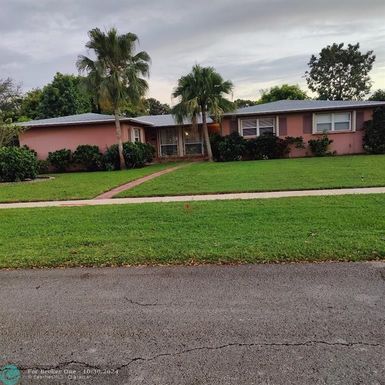 6800 7th St, Plantation, FL 33317