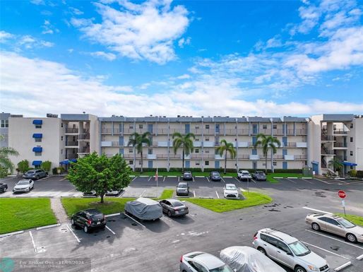 7500 30th Pl, Sunrise, FL 33313