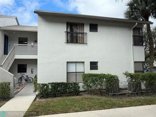 4701 22nd St, Pompano Beach, FL 33063