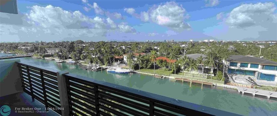 9800 Bay Harbor Dr, Bay Harbor Islands, FL 33154